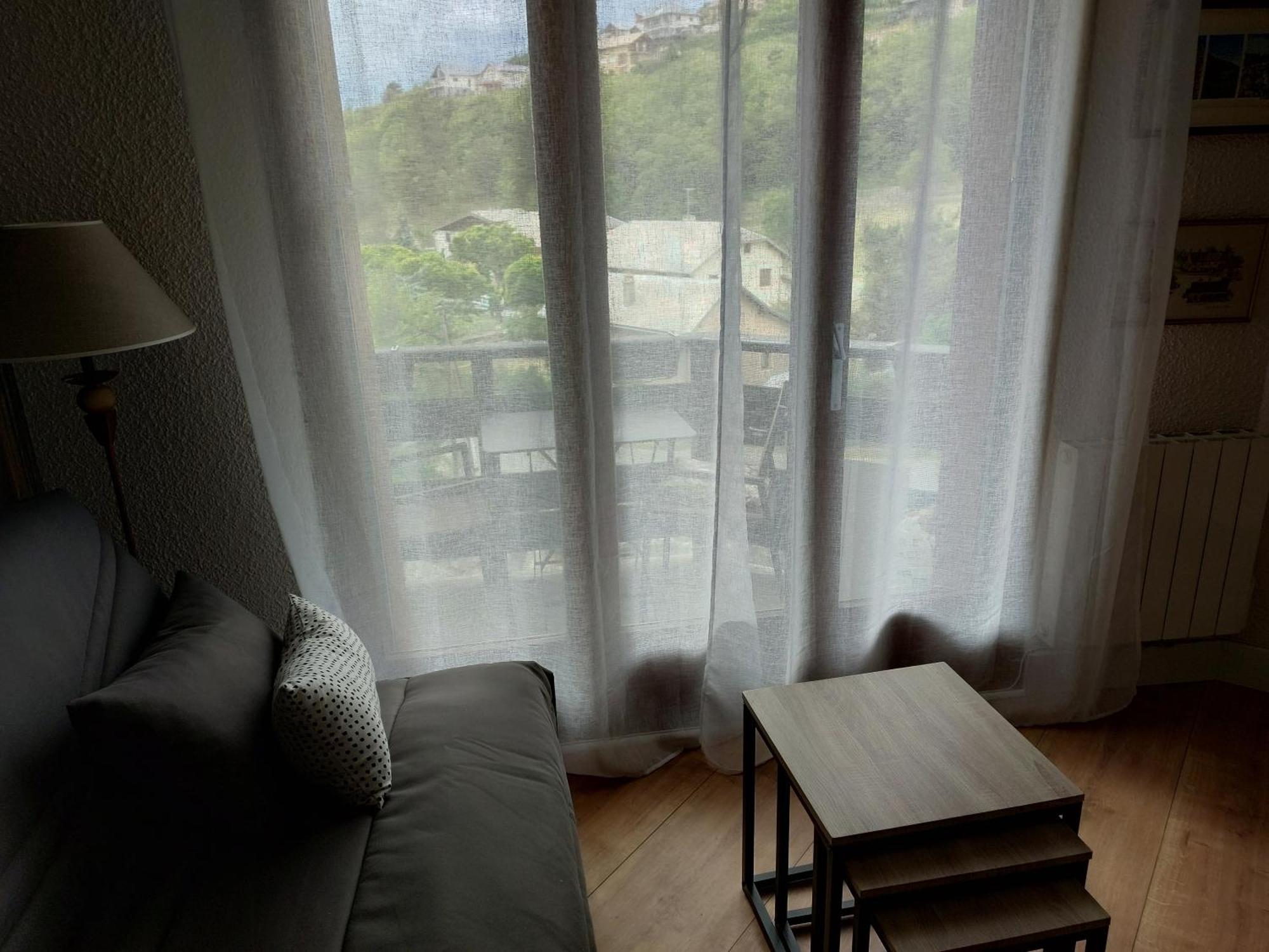 Appartement En Residence Proche Du Plan D'Eau 埃姆布能 外观 照片